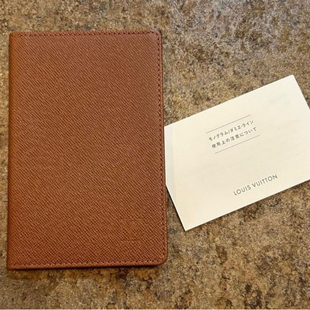 Authentic Louis Vuitton Brown Taiga Leather Card Holder Wallet, NWOT